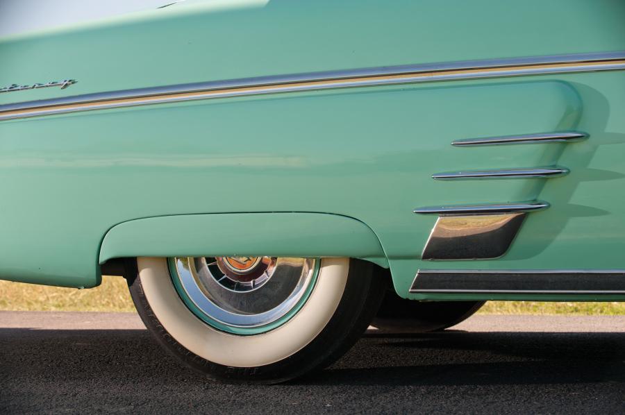  Mercury Monterey Sun Valley 2-Door Hardtop 1954 года  (фото 12 из 22)